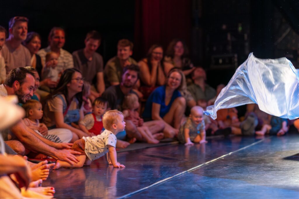 Be Kind Emilie Weisse Circustheater Brikfestival